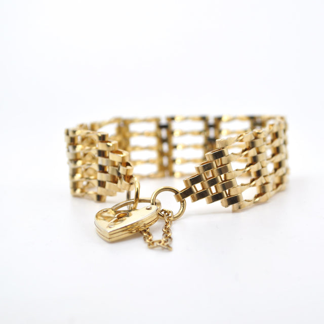 Gate bracelet