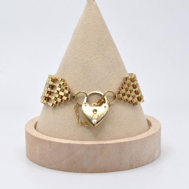 Gate bracelet